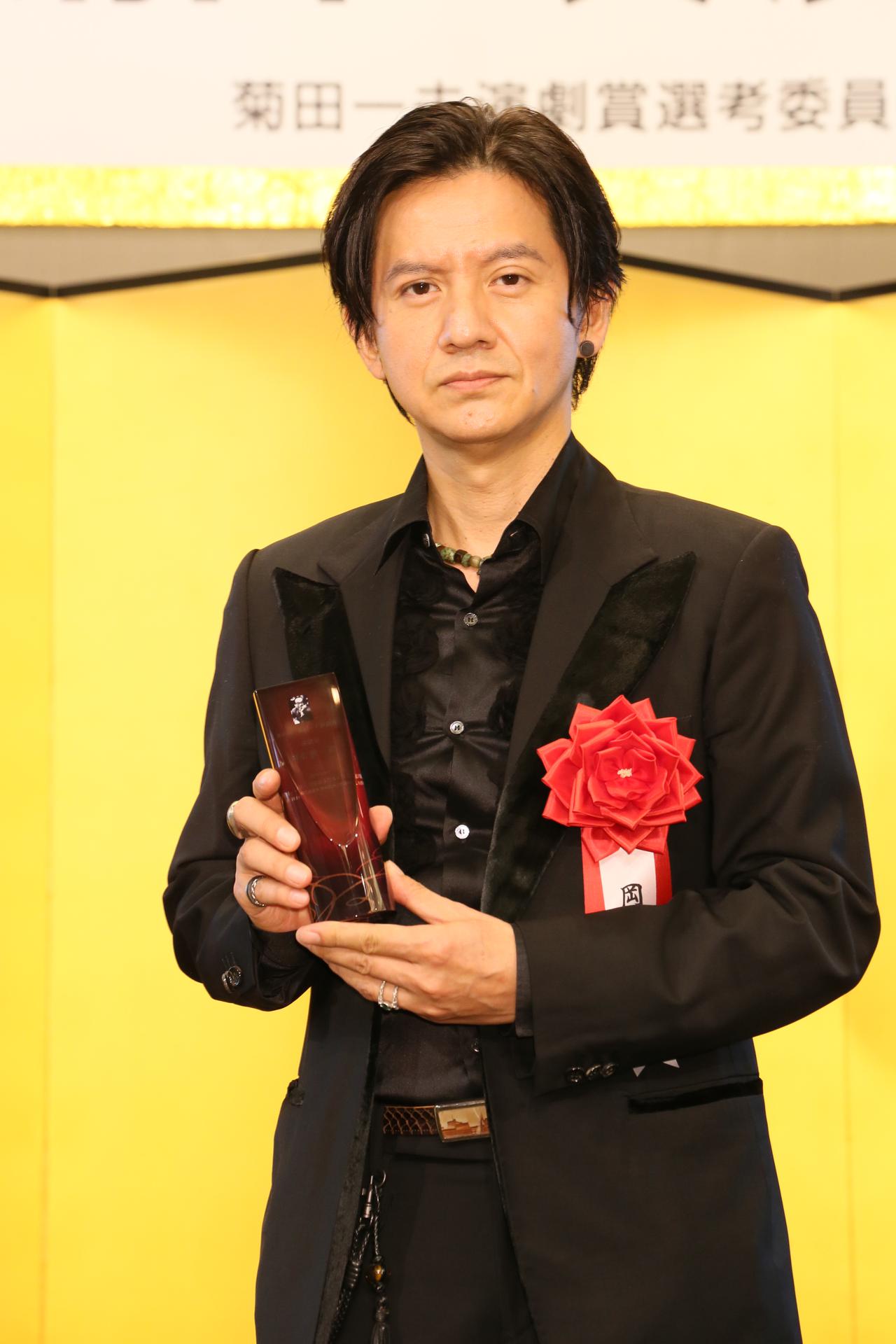 画像2: 第四十五回 菊田一夫演劇賞 授賞式、大賞受賞の堂本光一「自分がいまここにいるのはジャニーさんのおかげ」