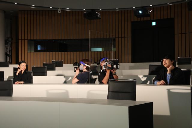 画像2: 試写会でのおとなりカメラの臨場感写真