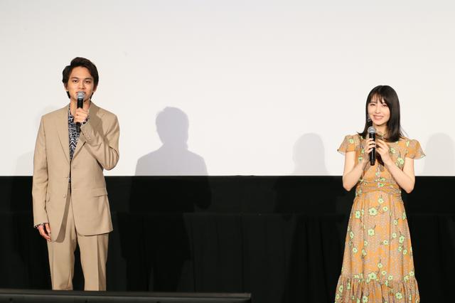 画像: 三木孝浩監督の特別映像で涙を流す浜辺美波/浜辺美波×北村匠海からのメッセージ