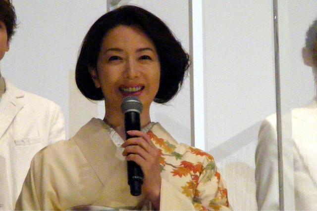 画像: 洪水で両親を失った澪にとって母のような人物・元天満一兆庵の女将の芳役 若村麻由美