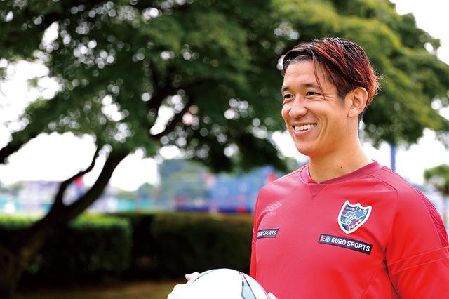 画像: 言葉が通じない人とでもサッカーでコミュニケーションをとることができるんです(林)