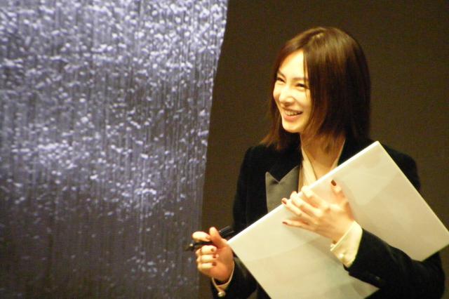 画像2: 映画『ドクター・デスの遺産―BLACK FILE―』完成報告イベントに主演・綾野剛と北川景子が登壇!芸能界同期の2人のコンビ度は何%?