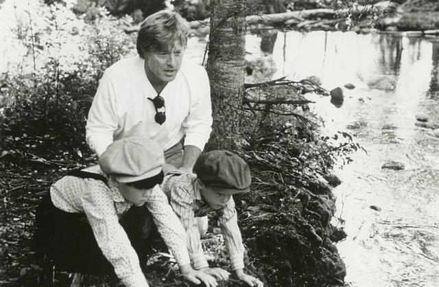 画像: 「リバー・ランズ・スルー・イット」演出中のロバート・レッドフォード監督 ©️1992 BY ALLIED FILMMAKER, N.V. All Rights Reserved.
