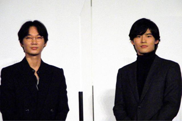 画像: 綾野剛&岡田健史、映画 『ドクター・デスの遺産ーBLACK FILEー』大ヒット御礼舞台挨拶に登壇!岡田健史の綾野剛好きが止まらない