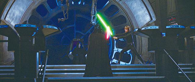 画像: 第3位:皇帝の前で戦うベイダーとルーク/「スター・ウォーズ エピソード6/ジェダイの帰還」