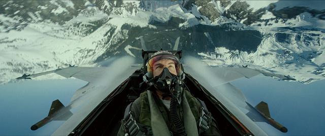 画像: \ここに注目!/ 実際の戦闘機を駆使した映画史上初の空中撮影