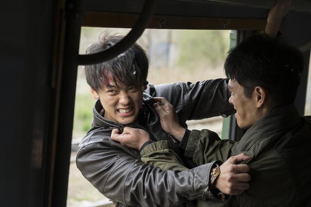 画像5: 映画『太陽は動かない』絶体絶命の大ピンチ!主演・藤原竜也の特別映像公開!