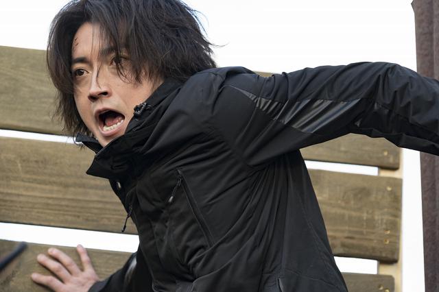 画像1: 映画『太陽は動かない』絶体絶命の大ピンチ!主演・藤原竜也の特別映像公開!