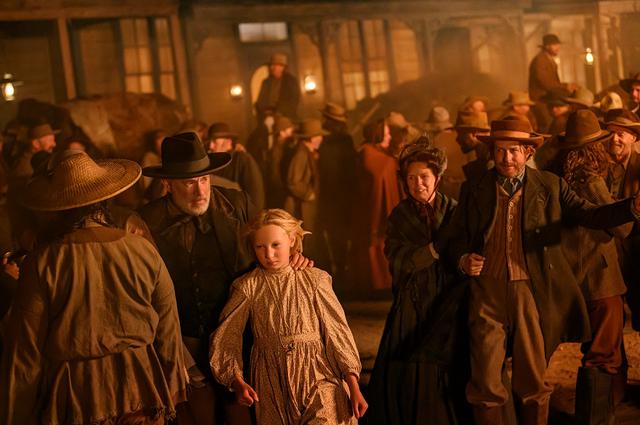 画像2: トム・ハンクス主演 × ポール・グリーングラス監督の最強タッグで贈る壮大な人間ドラマ!