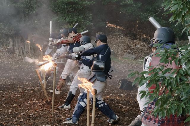 画像9: 新田真剣佑主演映画『ブレイブ -群青戦記-』三浦春馬、松山ケンイチらキャスト場面写真解禁!