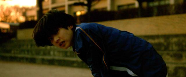 画像4: 男子部員の中で孤独な戦い続けるスインの姿をとらえた場面写真を大公開!
