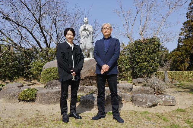 画像: 4~6月上演の舞台『魔界転生』天草四郎役・小池徹平&演出・堤幸彦が成功祈願でゆかりの地を巡る