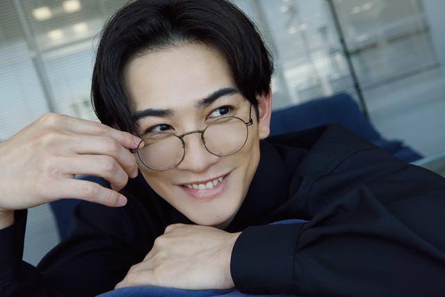 画像4: 〈町田啓太〉ドラマ特区「西荻窪 三ツ星洋酒堂」インタビュー