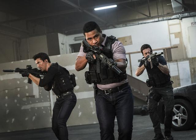 画像1: 常夏ポリス・アクションついに完結!「HAWAII FIVE-0」ファイナルシーズンDVDが5月発売
