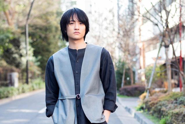 画像1: 《藤原季節》映画『くれなずめ』インタビュー「男性6人が赤フンで踊るシーンは、見どころの1つです」