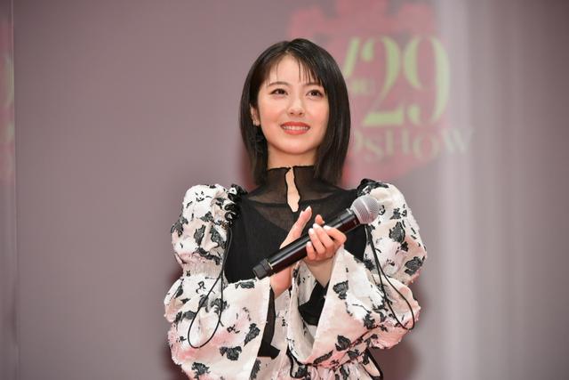 画像: 最後に主演の浜辺美波からメッセージ