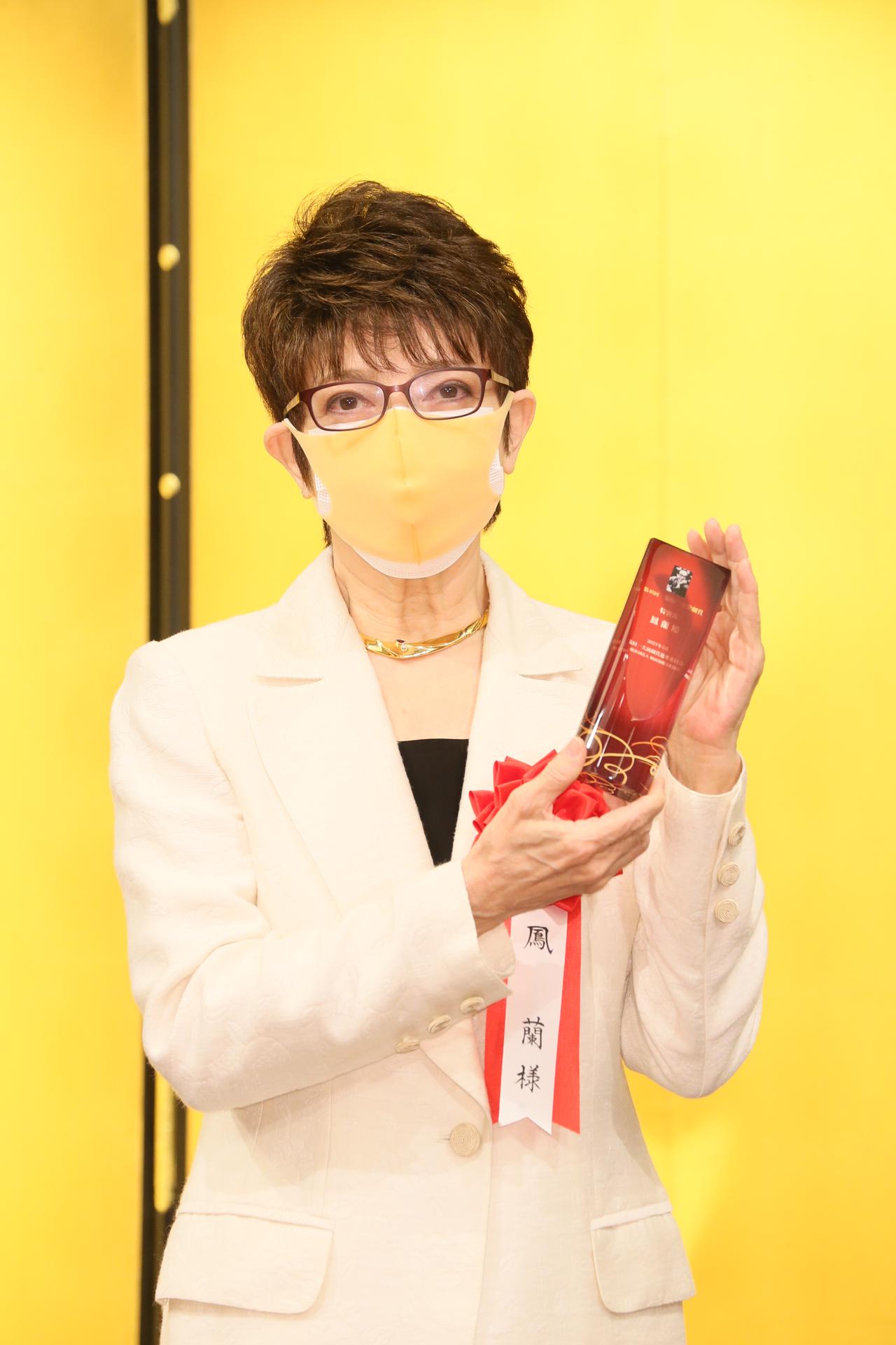画像6: 菊田一夫演劇大賞