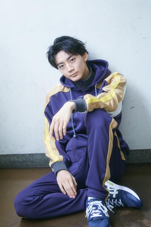 画像4: 《長妻怜央》舞台『タンブリング』インタビュー:「出演が決まったその日から柔軟体操を始めました」