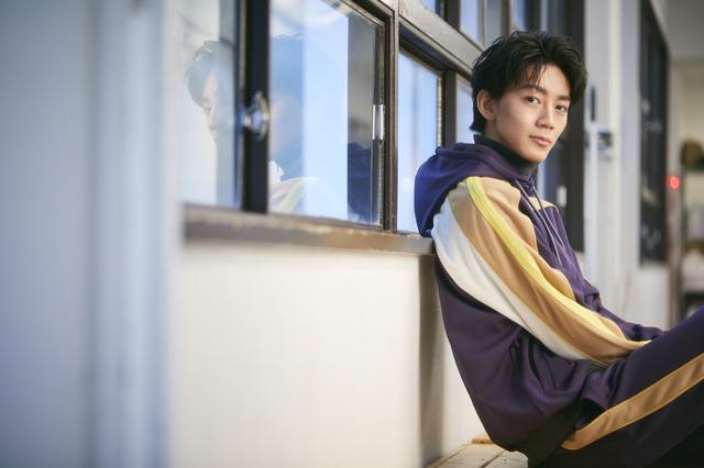 画像6: 《長妻怜央》舞台『タンブリング』インタビュー:「出演が決まったその日から柔軟体操を始めました」