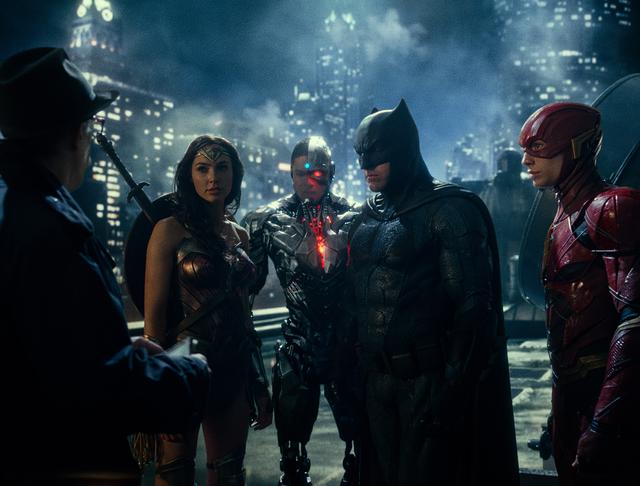 画像: 劇場版が王道ヒーロー映画なら、スナイダーカットは裏ヒーロー物!