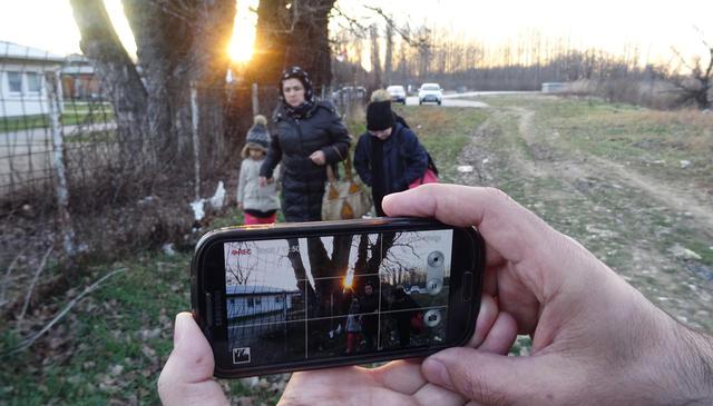画像2: 難民家族がスマホで自らの旅を撮影した前代未聞のセルフドキュメンタリーが9/11公開