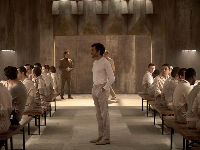 画像1: 1.スピルバーグ率いるアンブリン・テレビジョンが圧倒的映像クオリティで作り上げた近未来SF