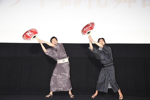 画像: 吉沢亮×山田裕貴『東京リベンジャーズ』の“マイキー×ドラケン”の胸アツ最強コンビが、公開7日で興収10億円突破の「大ヒット御礼舞台挨拶」に登壇!