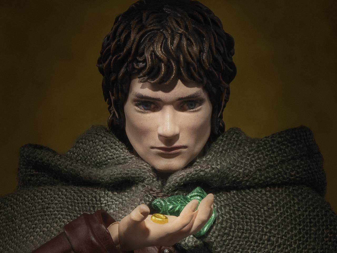 ロード・オブ・ザ・リング、フィギュア Amazon.co.jp: TAMASHII NATIONS S.H.フィギュアーツ フロド