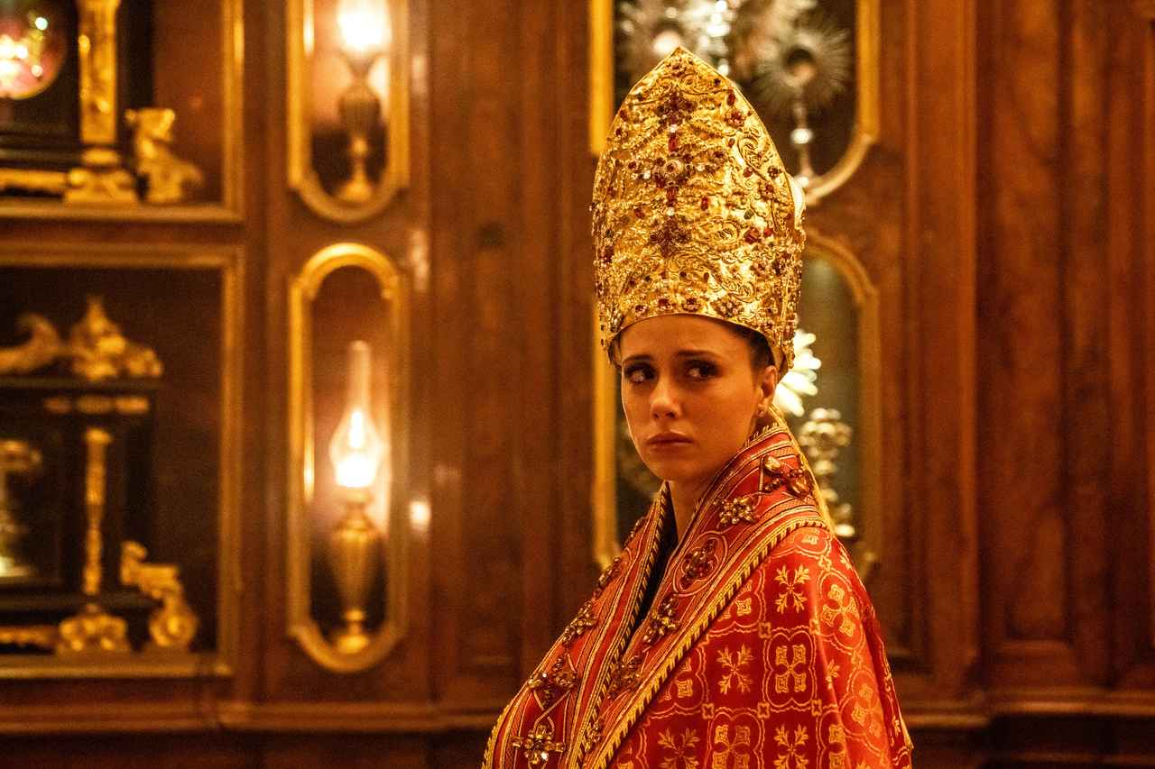 画像7: 神秘的な美しさと悲劇を背負う女性“パルテノペ” 巨匠が絶景のナポリを舞台に描く、果てしない愛と自由の人生讃歌