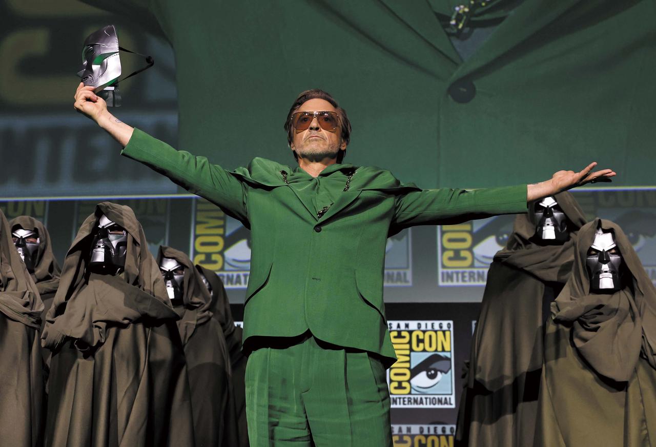 画像: 『アベンジャーズ/ドゥームズデイ』の敵役はロバート・ダウニーJr. 演じるドクター・ドゥーム Photo by Jesse Grant/Getty Images for Disney