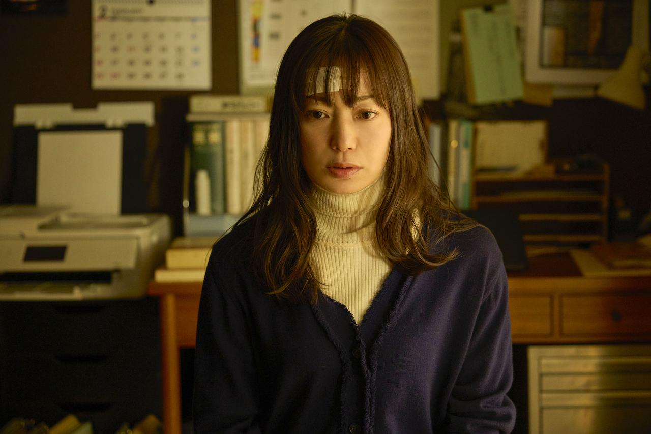 画像: 明るいイメージの人が恐ろしい出来事に巻き込まれていく