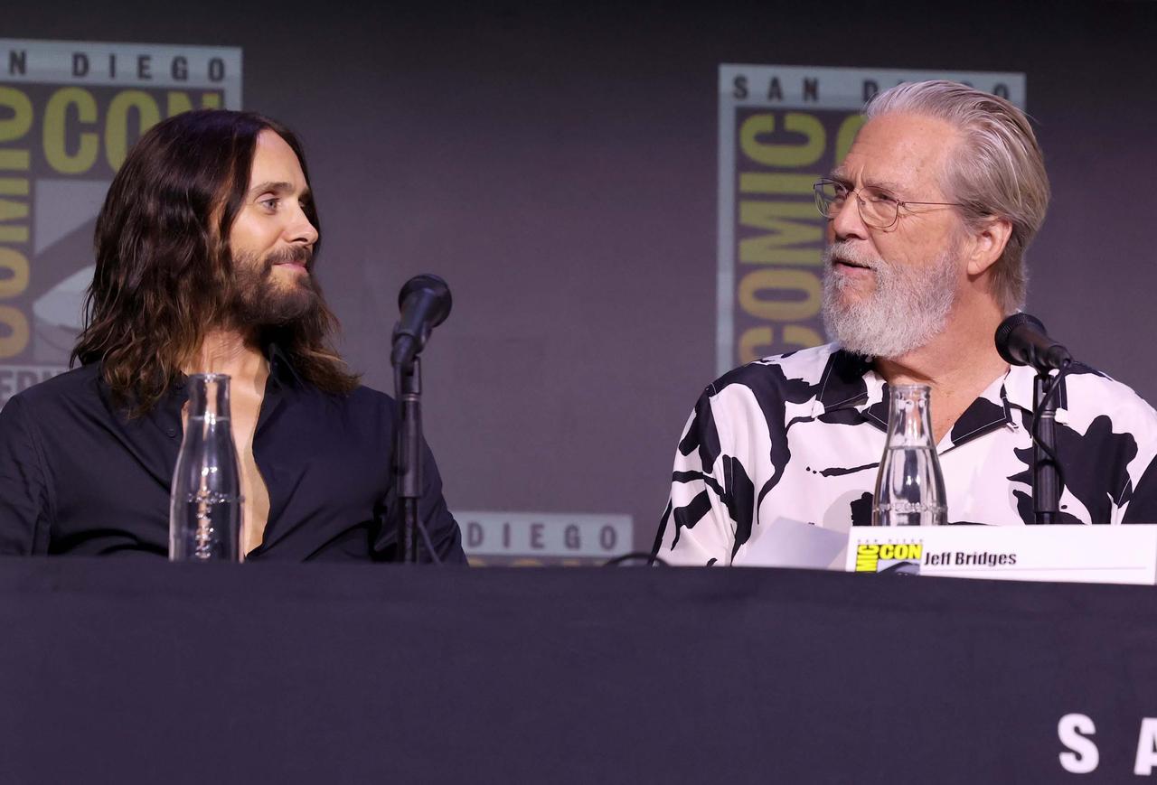 画像: 「トロン」のレジェンド、ジェフ・ブリッジス（右）と新作の主人公ジャレッド・レト Photo by Jesse Grant/Getty Images for Disney