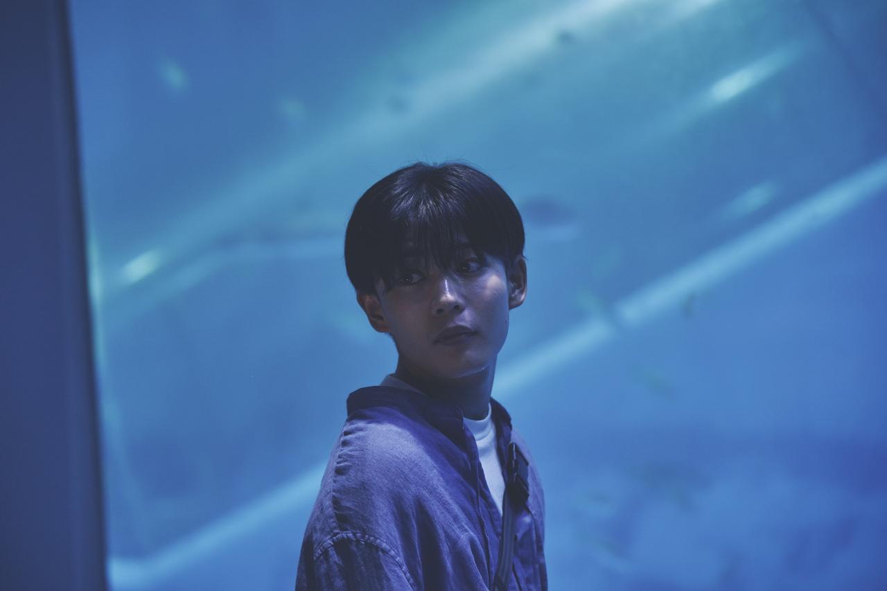 画像3: 景（山田杏奈）を必死に追いかける宮嶺（長尾謙杜）『恋に至る病』物語の転換点を象徴する場面写真4点解禁
