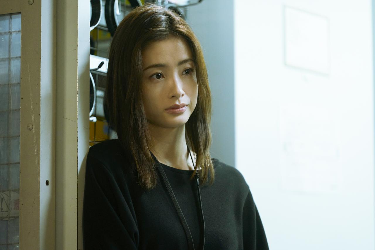 画像1: 上戸彩が演じる市谷は観客が感情移入できる存在