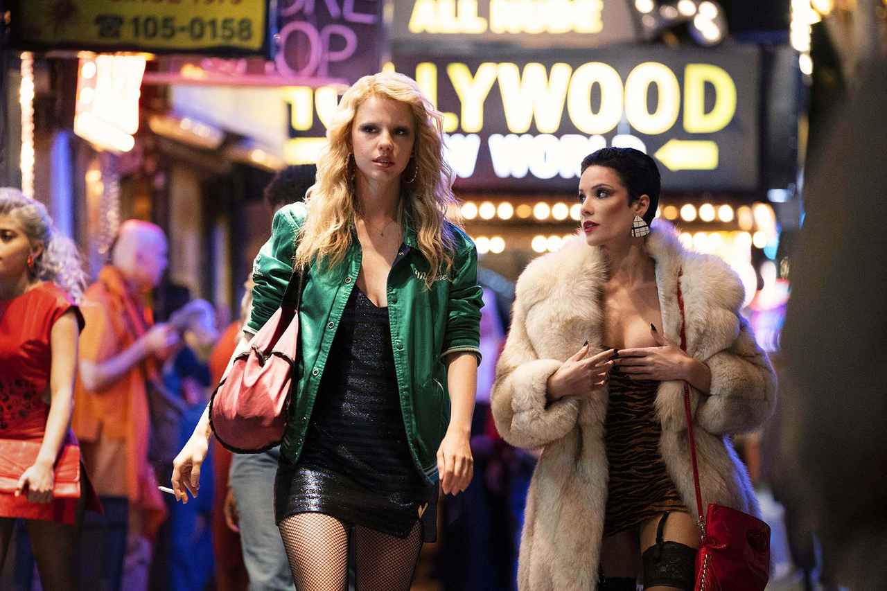 画像: 1985年:マキシーンが立ち向かう過去と新たな恐怖『MaXXXine マキシーン』