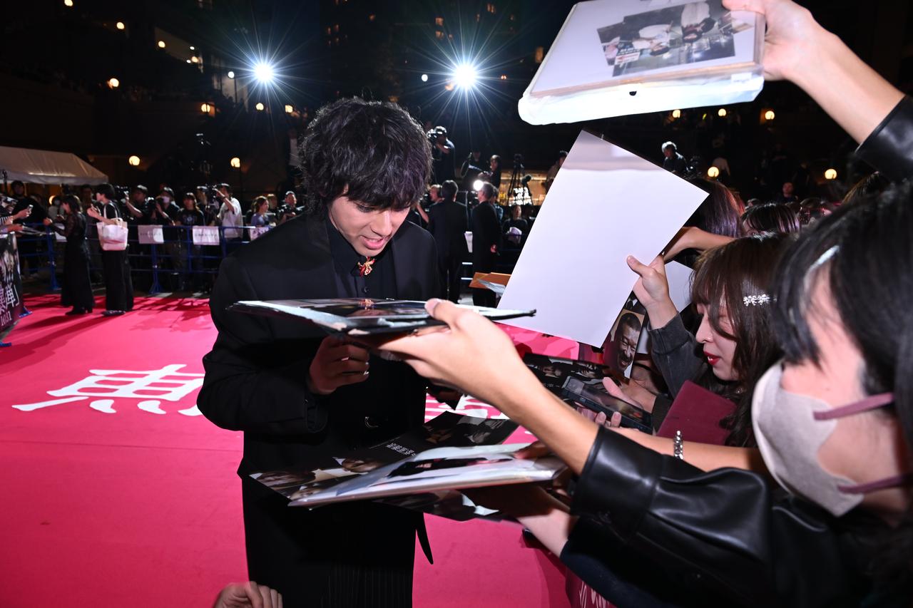 画像5: ©呉勝浩／講談社 ©2025映画『爆弾』製作委員会