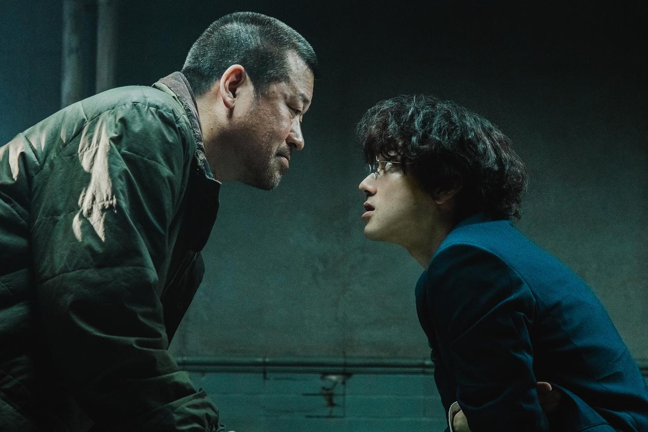 画像1: ©呉勝浩／講談社 ©2025映画『爆弾』製作委員会