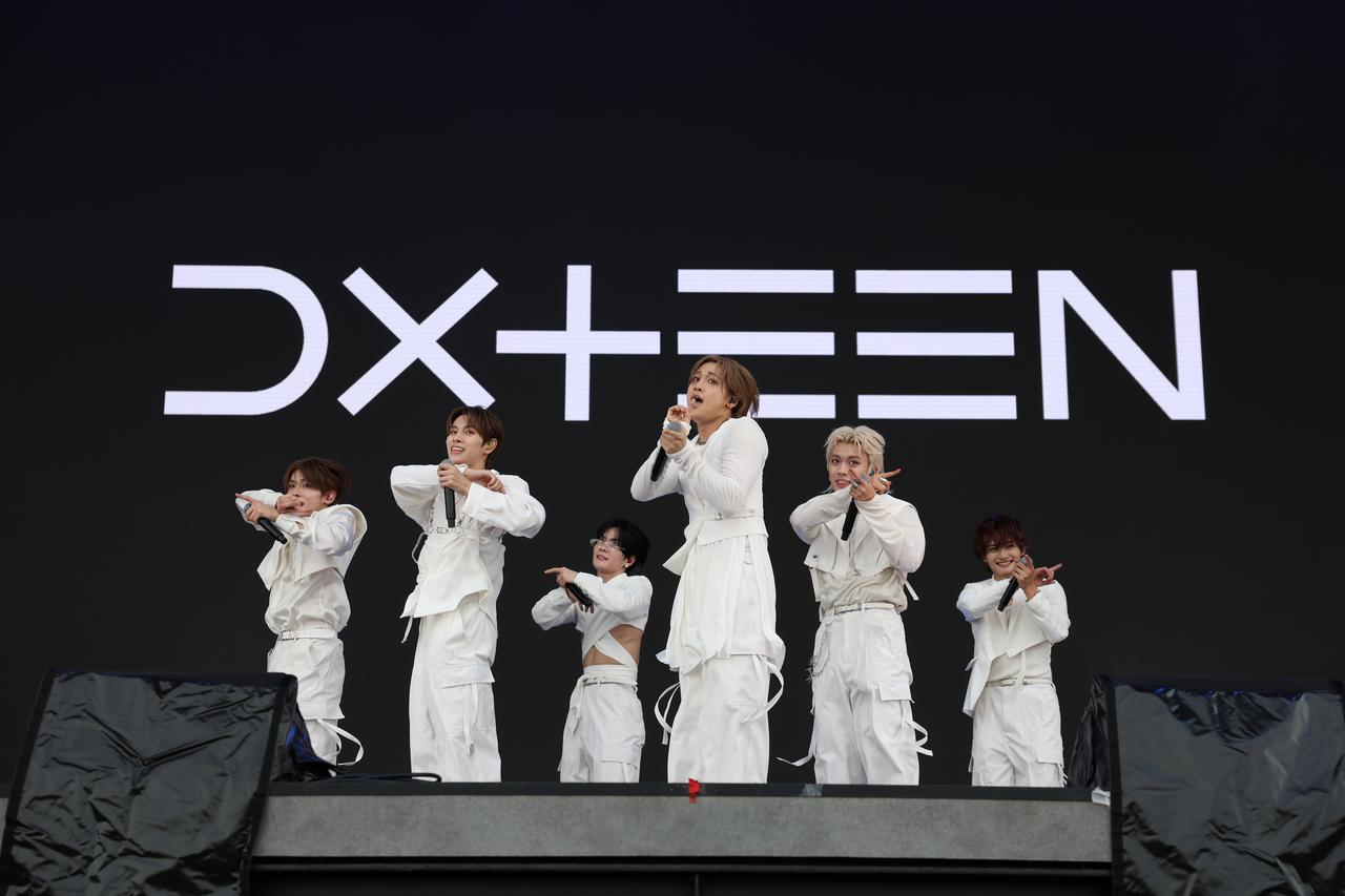 画像: DXTEEN：エネルギッシュで爽やかなステージングに会場は大盛り上がり！