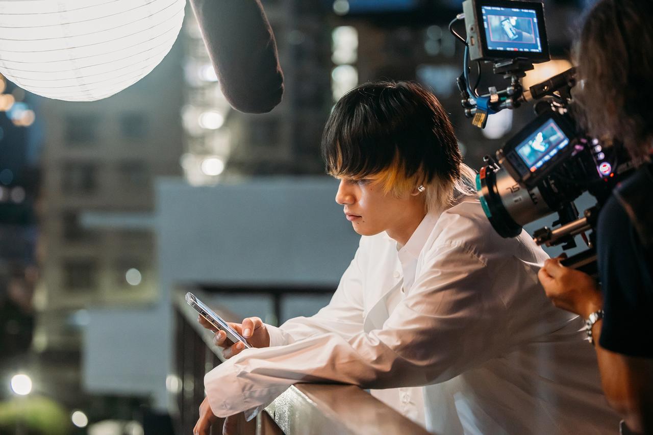 画像1: 役を演じるのではなく、＜共に⽣きた＞⽇々――
北村匠海×綾野剛×林裕太『愚か者の身分』メイキング映像公開！