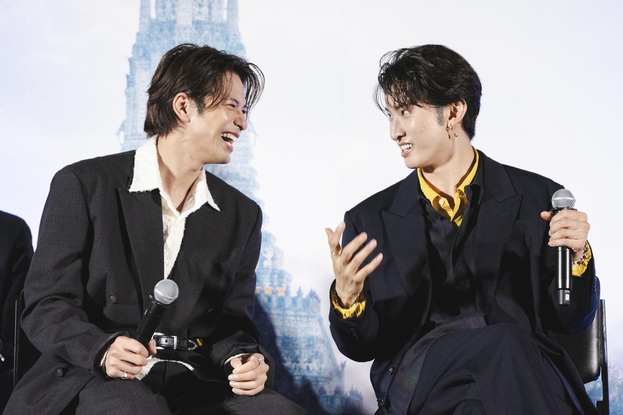 画像: 森崎ウィン&向井康⼆、思い出が詰まった特別な地へ!『(LOVE SONG)』バンコク・プレミアで監督&タイ人キャストらと再会!