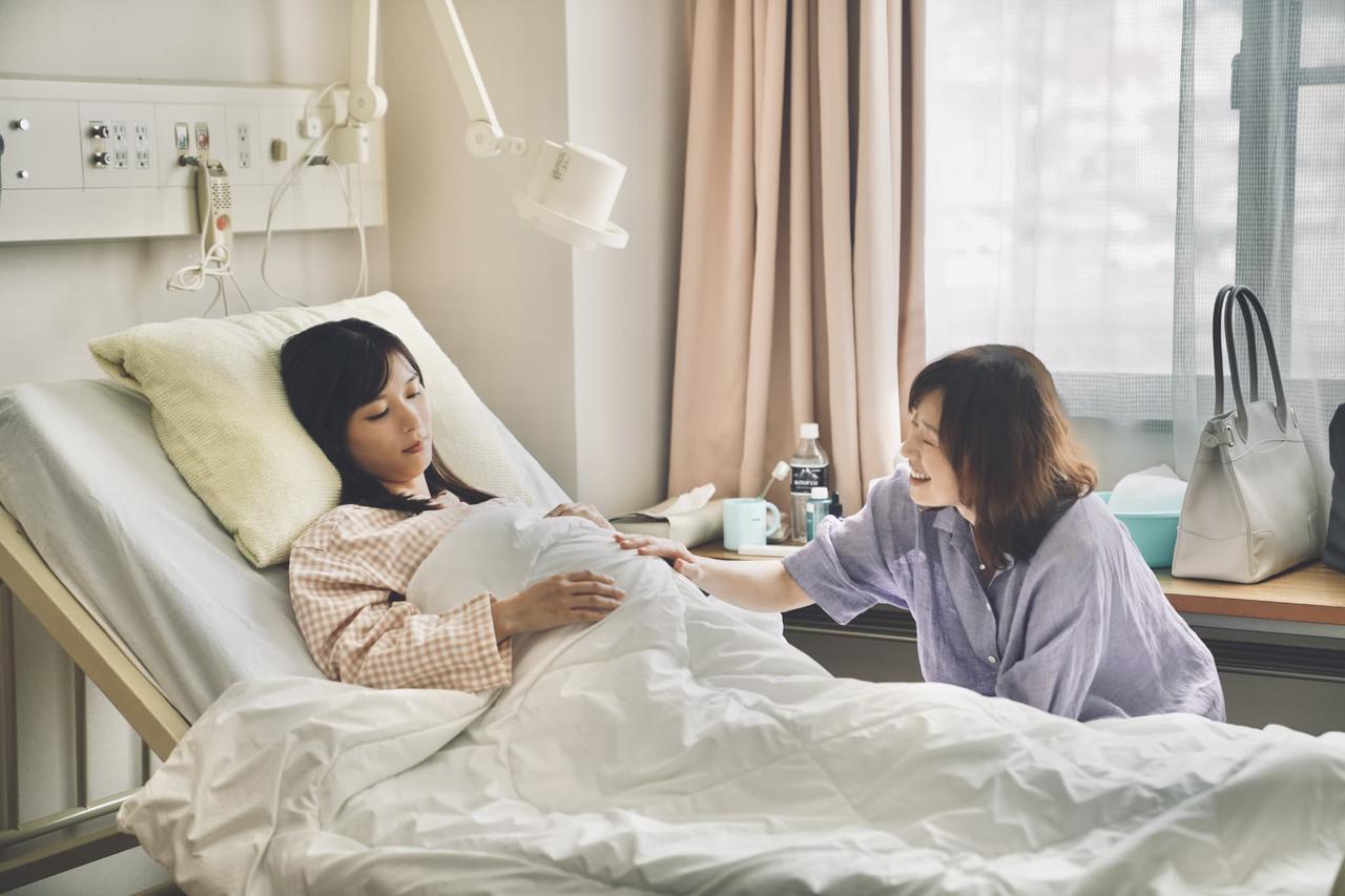画像2: 入れ替わった陸(芳根京子)とまなみ(髙橋海人)が経験するターニングポイント『君の顔では泣けない』結婚・出産のシーンを切り取った場面写真が解禁