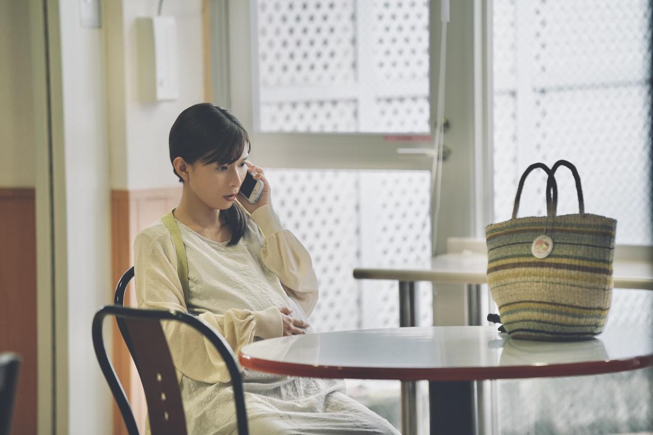 画像4: 入れ替わった陸(芳根京子)とまなみ(髙橋海人)が経験するターニングポイント『君の顔では泣けない』結婚・出産のシーンを切り取った場面写真が解禁