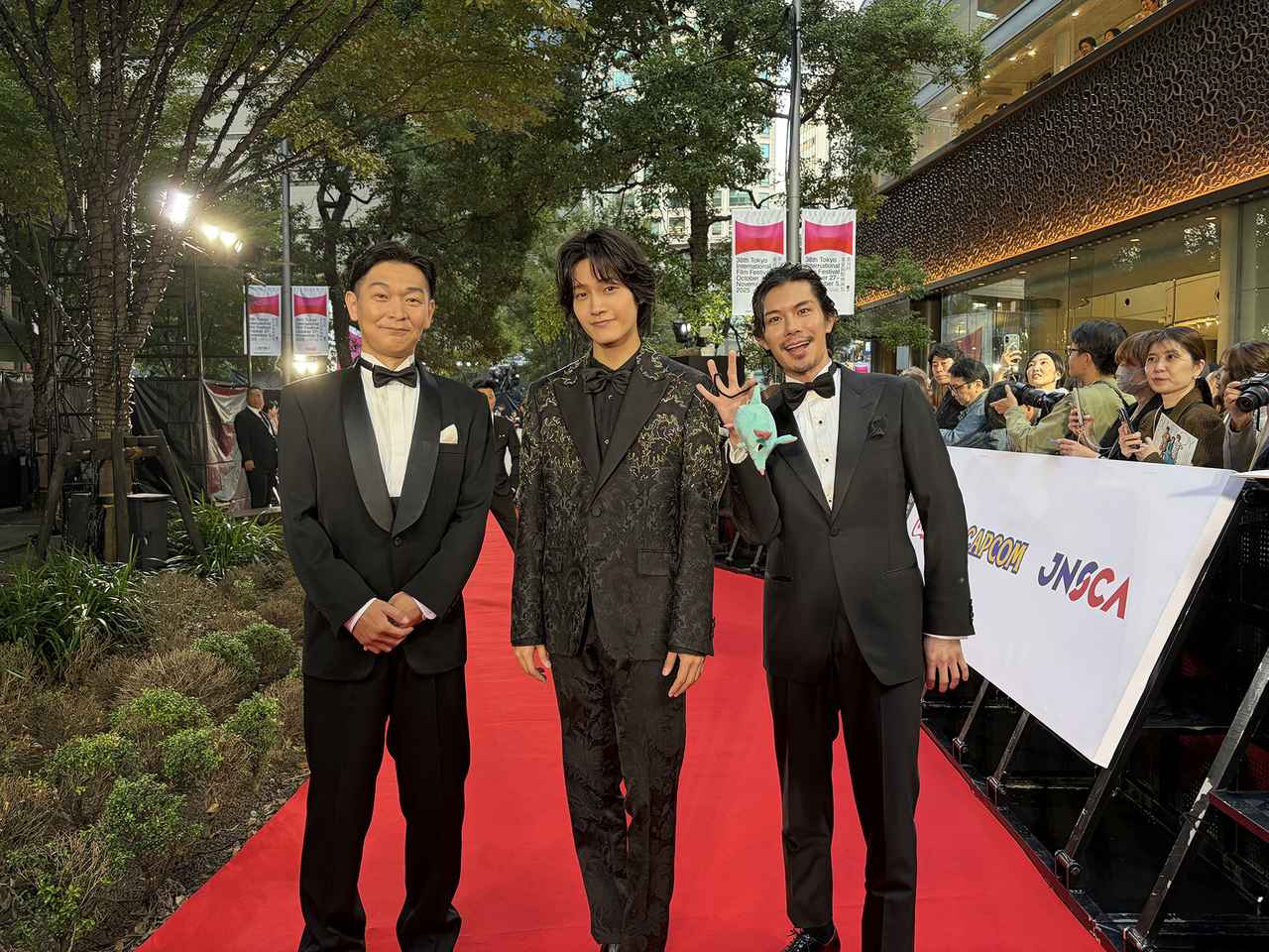 画像1: 『トリツカレ男』ジュゼッペ役・佐野晶哉(Aぇ! group)がシエロ役・柿澤勇人と髙橋渉監督と共に第38回東京国際映画祭レッドカーペットデビュー!