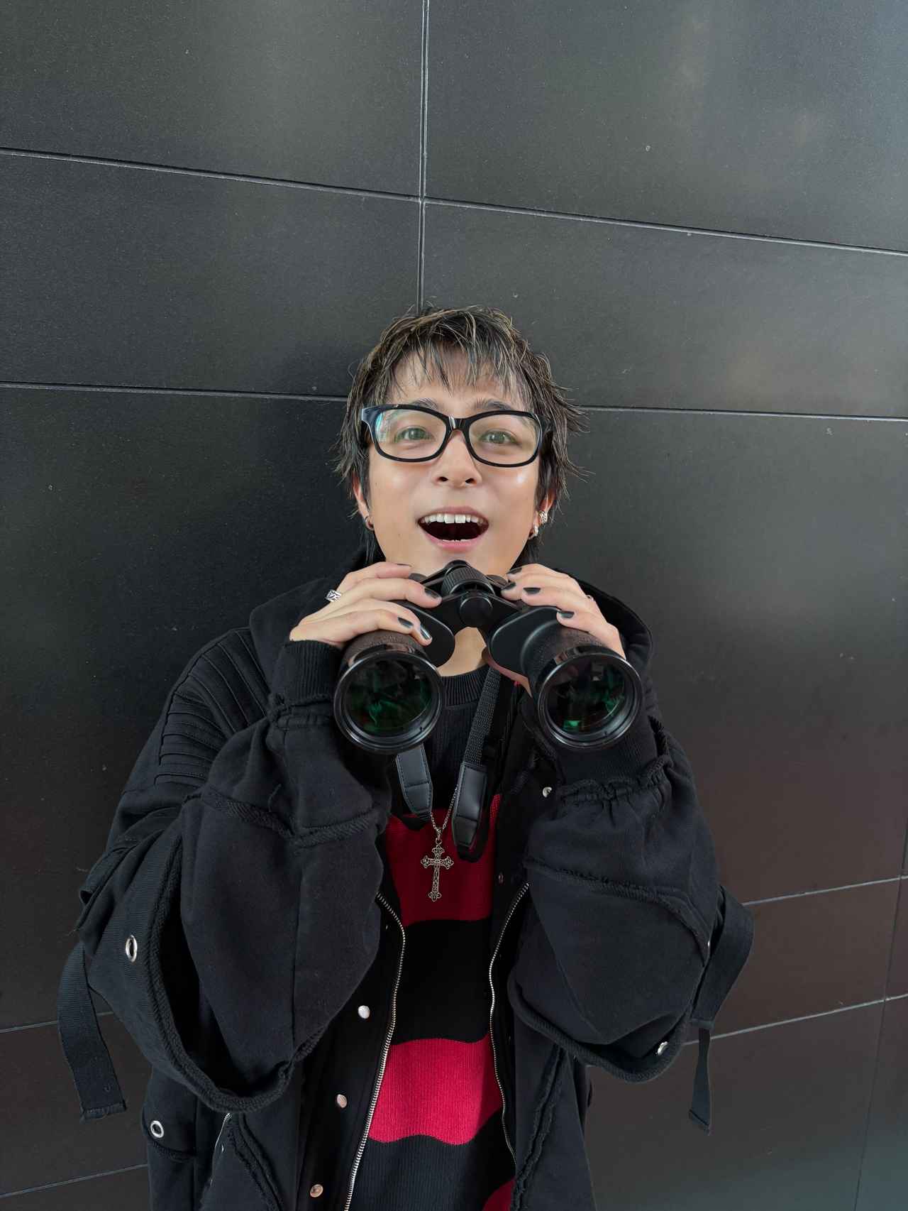 画像9: 人気シリーズ『絶対BLになる世界VS絶対BLになりたくない男 ファイナル』犬飼貴丈自ら作詞作曲を手掛け、キャストが演奏する
オープニング曲「月まで」の映像を初公開!