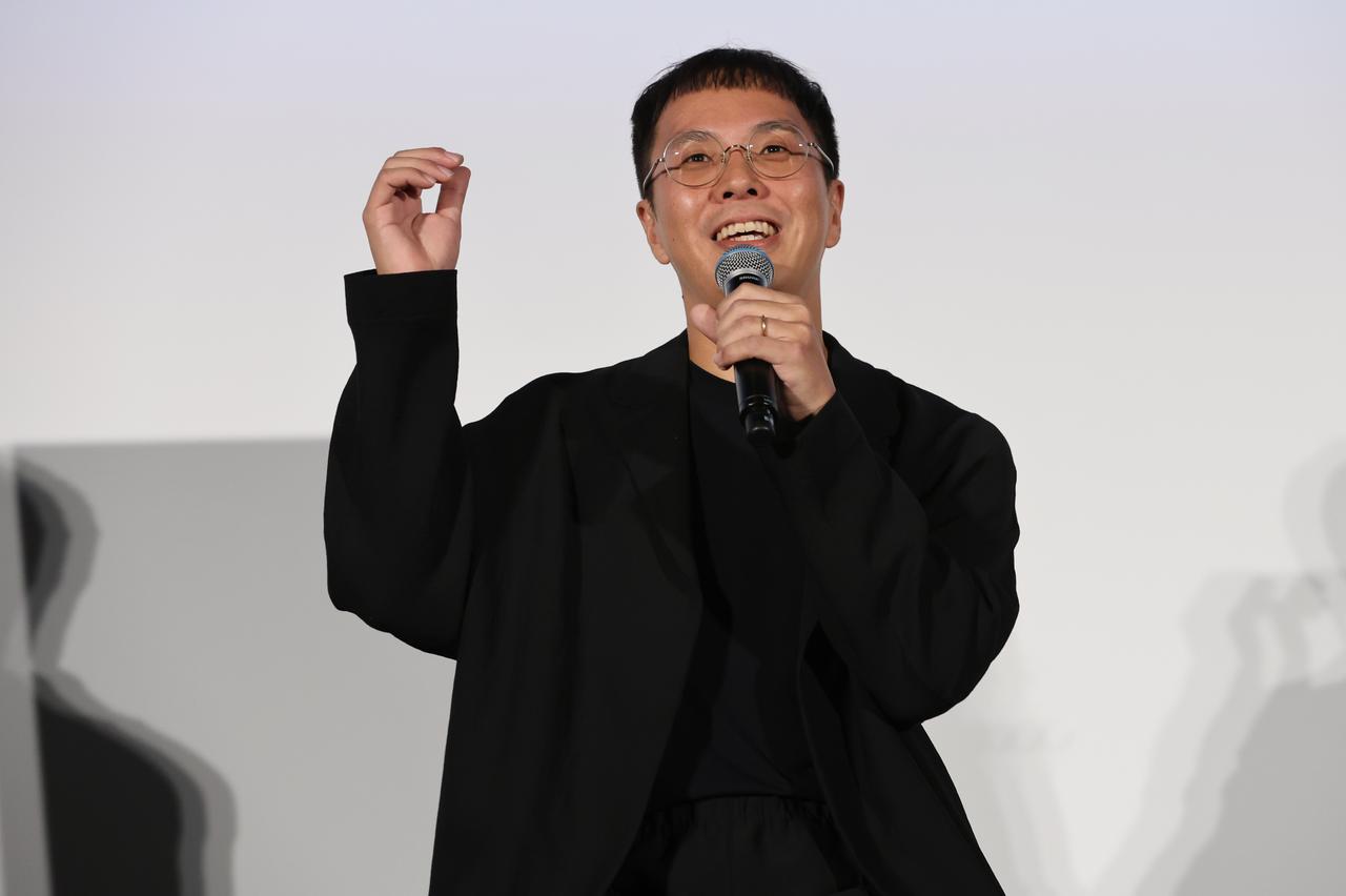 画像3: 吉井和哉「カメラが回ってたから回復が早まった」——