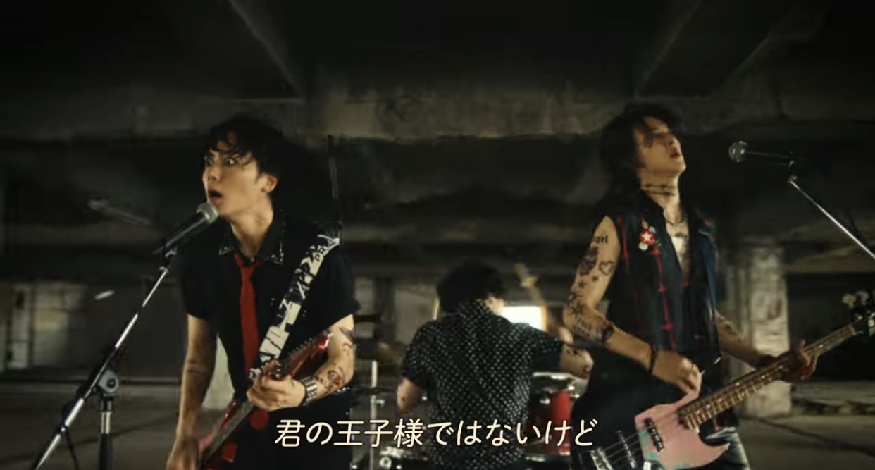 画像3: 人気シリーズ『絶対BLになる世界VS絶対BLになりたくない男 ファイナル』犬飼貴丈自ら作詞作曲を手掛け、キャストが演奏する
オープニング曲「月まで」の映像を初公開!