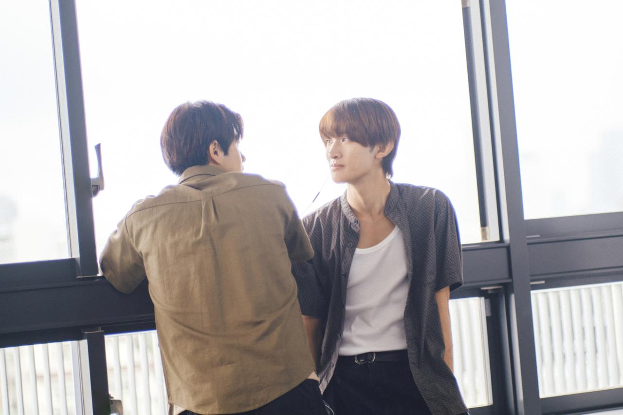 画像1: 森崎ウィン×向井康⼆(Snow Man)W主演『(LOVE SONG)』より作品を象徴する本編シーンをまとめたクリップ集が解禁!