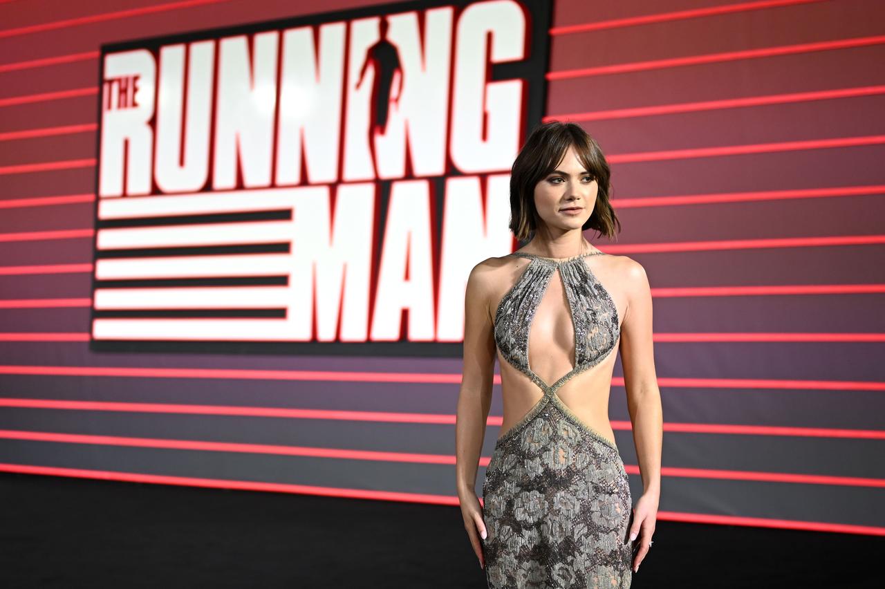 画像: エミリア・ジョーンズ