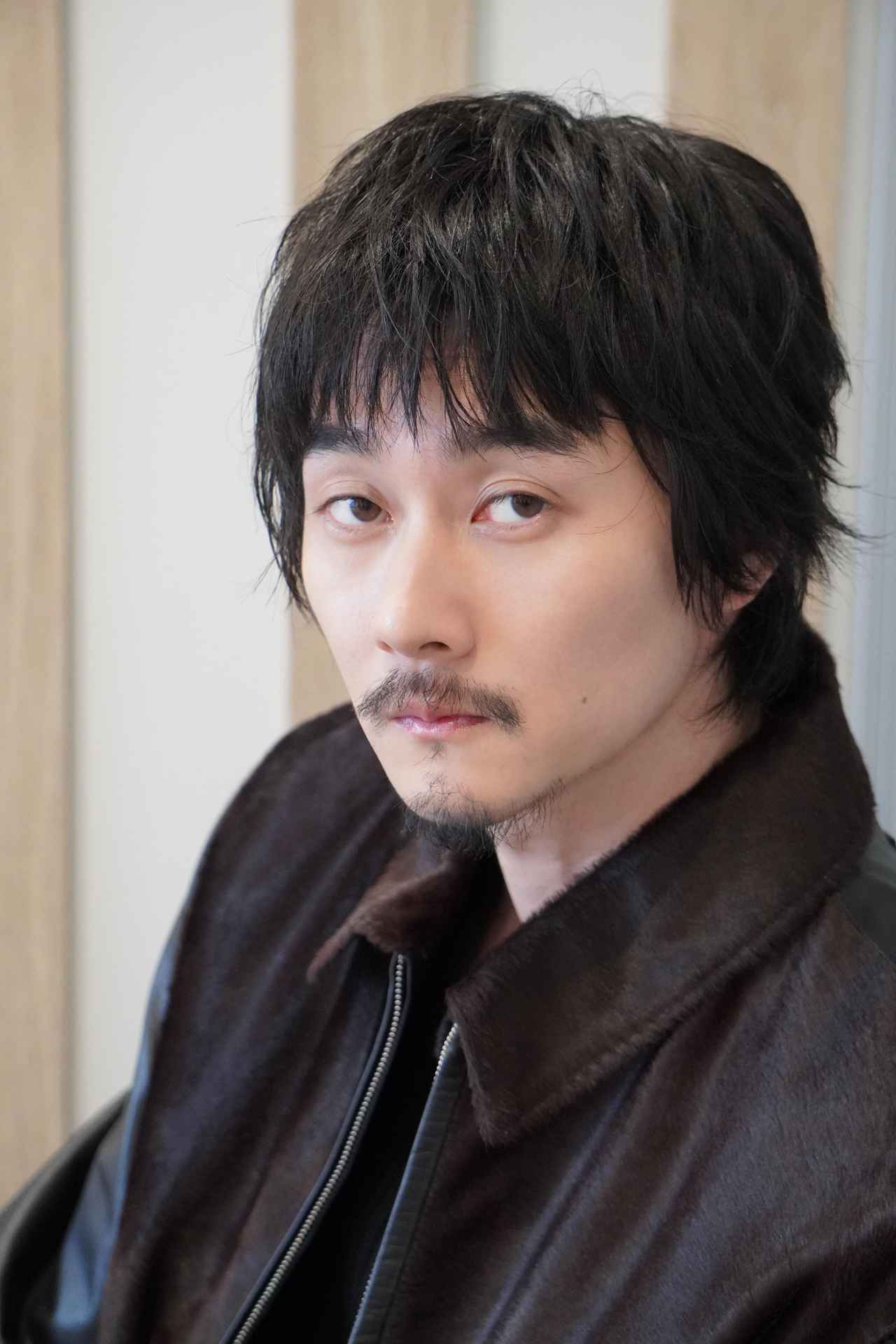 画像2: “10年前だとファンタジーや都市伝説が今だと現実に近づいてる”
『消滅世界』で演じる朔から想像する近未来――栁俊太郎インタビュー