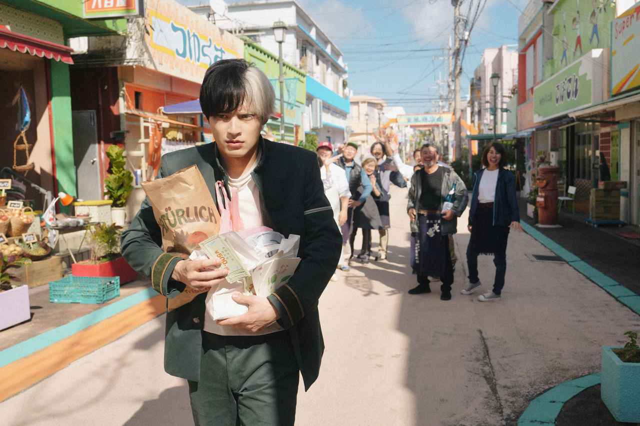 画像2: 映画『WIND BREAKER/ウィンドブレイカー』圧巻の美術セット<東風商店街>を水上恒司&木戸大聖が徹底ガイド!